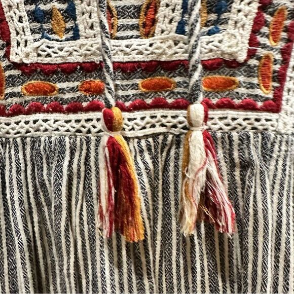 Sweet Magnolia Embroidered Floral Peasant Cotton Blouse Size Small - Picture 3 of 9